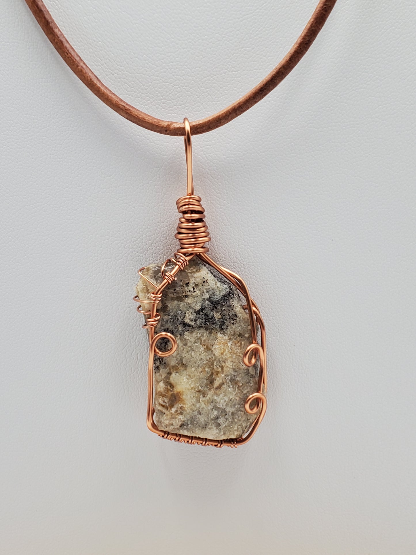 Carbonatite, Rhodonite et Red Creek Jasper